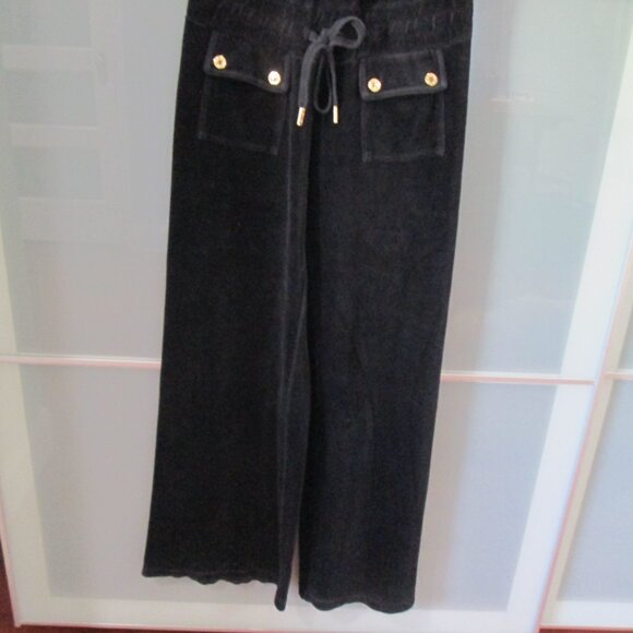 *SOLD* Juicy Couture S Black Vintage Y2K Velvet Luxury Romper/Playsuit - Picture 4 of 9